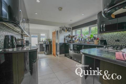 5 bedroom detached house for sale, Lottem Road, Canvey Island, SS8