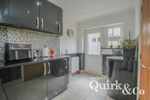 5 bedroom detached house for sale, Lottem Road, Canvey Island, SS8