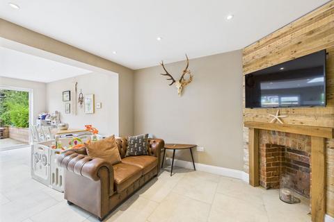 11 Mandeville Road, Canterbury, CT2 7HB