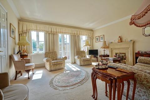 4 bedroom detached house for sale, Paddocks Chase, Offord Cluny, St Neots, PE19