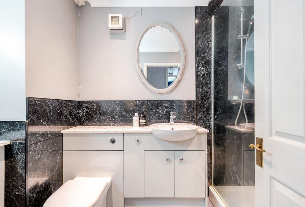 1330347-21-6888b6...