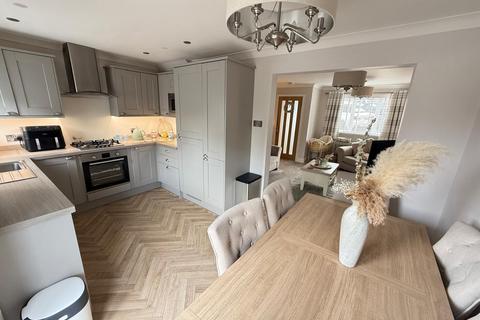 80 Clos Ysbyty, Cimla, Neath, SA11 3PL