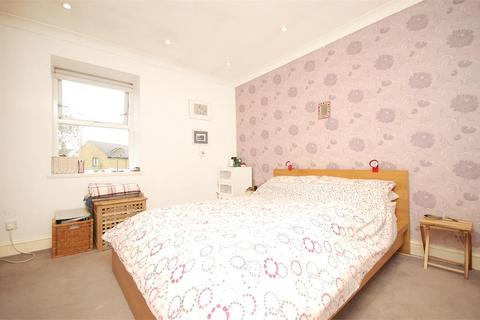 1 bedroom end of terrace house for sale, Hyacinth Close, Hampton