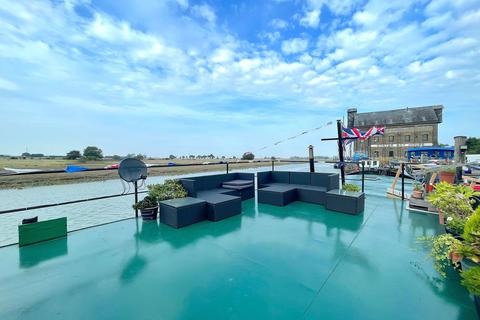 undefined, Standard Quay,  Standard Quay, ME13