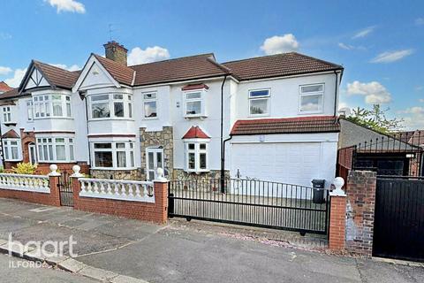 Rochester Gardens, Ilford