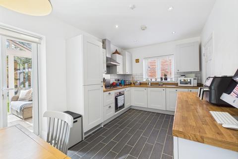 12 Cricketers Way, Oundle, Peterborough, PE8 4JU