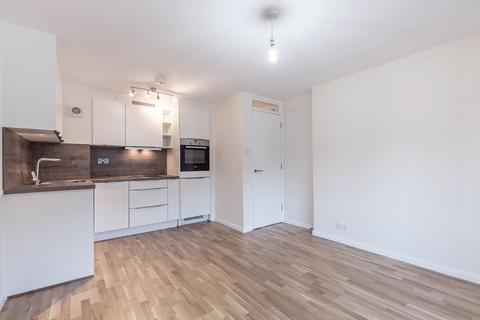 1 bedroom flat to rent, Lambert Court, Bushey Grove Road