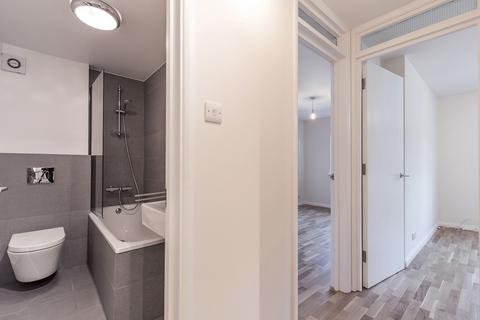 1 bedroom flat to rent, Lambert Court, Bushey Grove Road