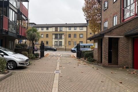 2 bedroom apartment for sale, Lancaster Drive, London E14 9PT, London, E14