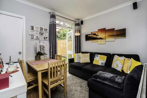2 bedroom flat for sale, Oldfield Road, London NW10