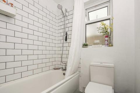 2 bedroom flat for sale, Oldfield Road, London NW10