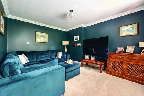2 Chawton Close, Fleet, GU51 1BD