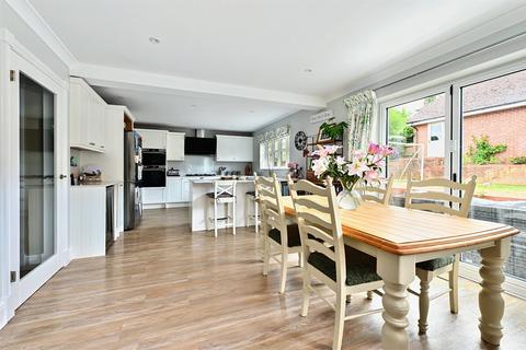 2 Chawton Close, Fleet, GU51 1BD