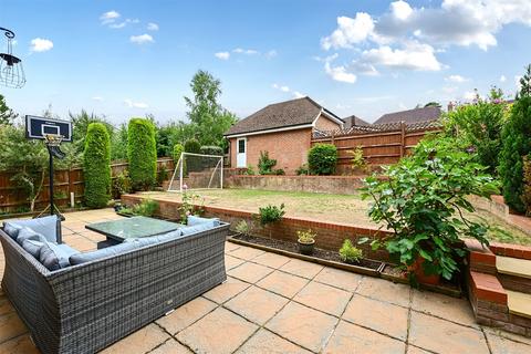 2 Chawton Close, Fleet, GU51 1BD