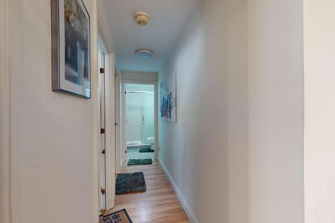 3 bedroom apartment to rent, Metropolis 1 Oswin Street LONDON SE11 4TF