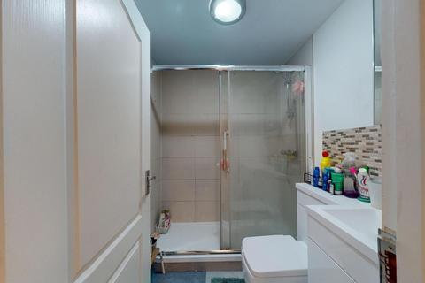 3 bedroom apartment to rent, Metropolis 1 Oswin Street LONDON SE11 4TF