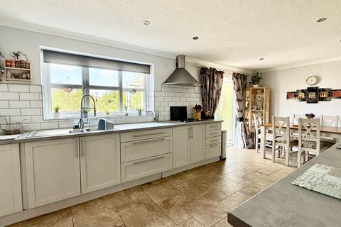 4 bedroom detached house for sale, High Street, Dilton Marsh
