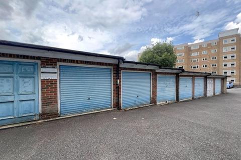 2 bedroom apartment for sale, Withdean Rise, Brighton, BN1 6YG