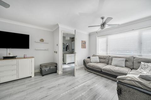3 bedroom terraced house for sale, Longthorpe Close, Toothill, Swindon, SN5 8AD