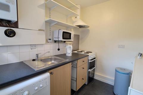 1 bedroom flat to rent, North Street,  Swindon,  SN1