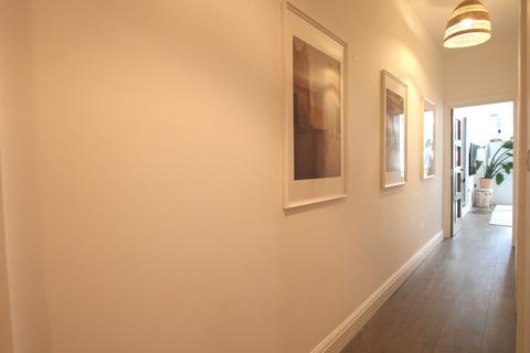 3 bedroom ground floor flat to rent, Holland Road, Kensal Rise, London