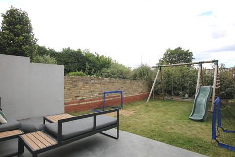 3 bedroom ground floor flat to rent, Holland Road, Kensal Rise, London