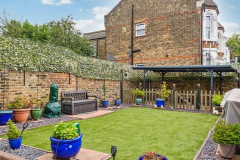 2 bedroom apartment for sale, Linden Avenue, London NW10