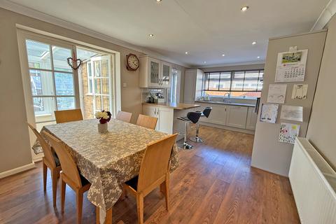 undefined, Castle Mount Avenue, Scarborough YO13