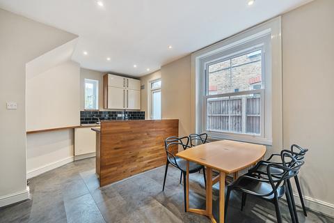 2 bedroom maisonette for sale, Emlyn Road, London