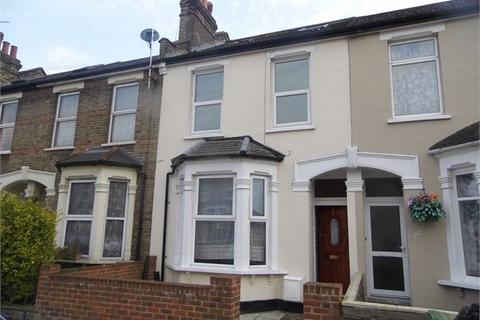 4 bedroom flat to rent, Springrice Road, Hither Green, London,