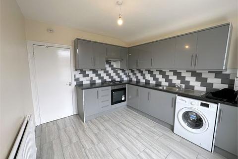 4 bedroom flat to rent, Springrice Road, Hither Green, London,