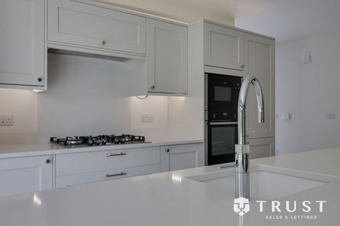 4 bedroom detached house for sale, West Lane, Gomersal, BD19