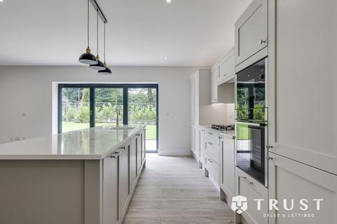 4 bedroom detached house for sale, West Lane, Gomersal, BD19