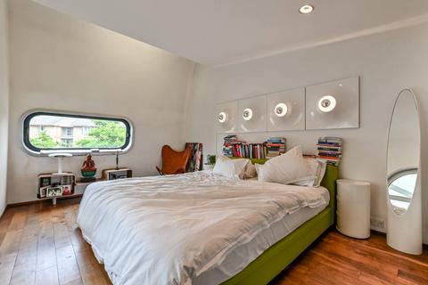 undefined, Grand Union Walk, Camden, London, NW1