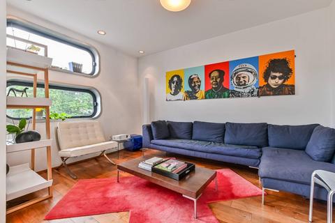 undefined, Grand Union Walk, Camden, London, NW1