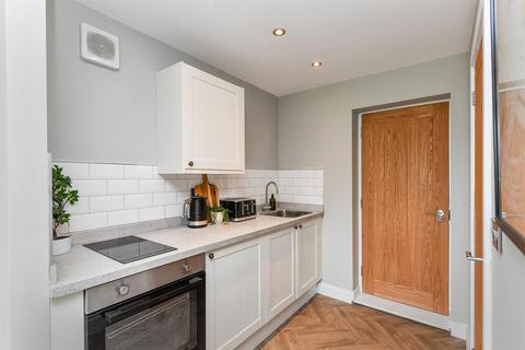 Studio to rent, Uttoxeter New Road, Derby DE22