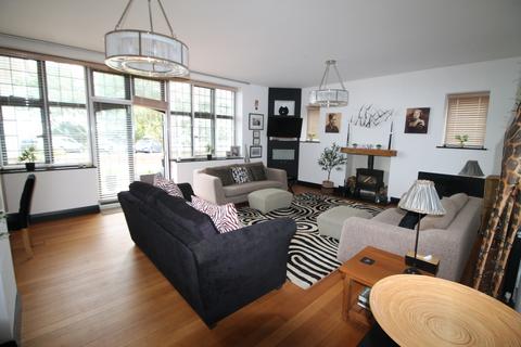 2 bedroom apartment for sale, 3 The Esplanade, Frinton-on-Sea CO13