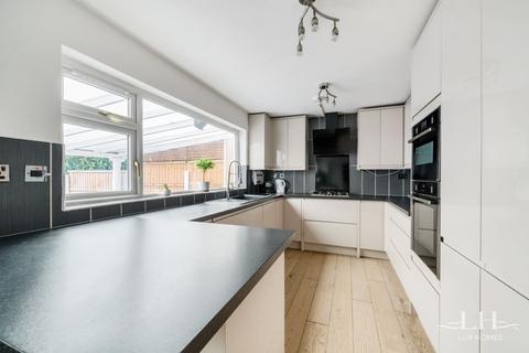 129 Upper Rainham Road, Hornchurch, RM12 4ES