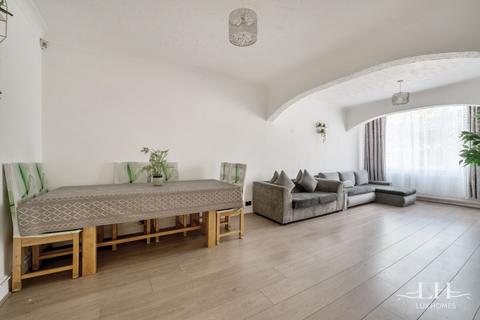 129 Upper Rainham Road, Hornchurch, RM12 4ES