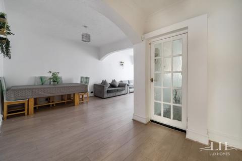 129 Upper Rainham Road, Hornchurch, RM12 4ES