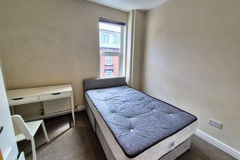 11 Thornville Mount, Leeds, LS6 1JX