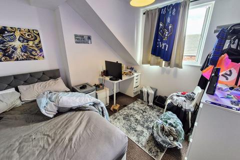11 Thornville Mount, Leeds, LS6 1JX