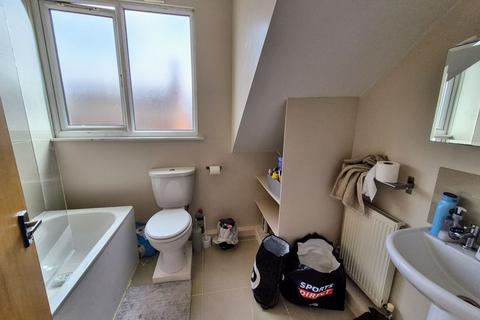 11 Thornville Mount, Leeds, LS6 1JX