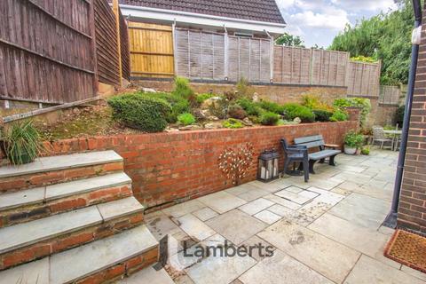 30 Grafton Close, Redditch, B98 7TR
