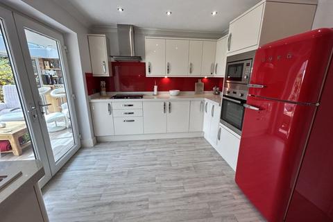 4 bedroom detached house for sale, Victoria Gardens, Upper Colwyn Bay