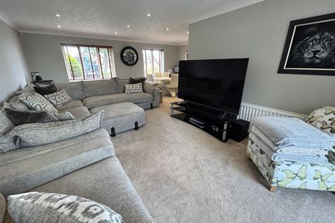 4 bedroom detached house for sale, Victoria Gardens, Upper Colwyn Bay