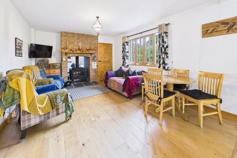 14 Heathway, Chaldon, Caterham, CR3 5DL