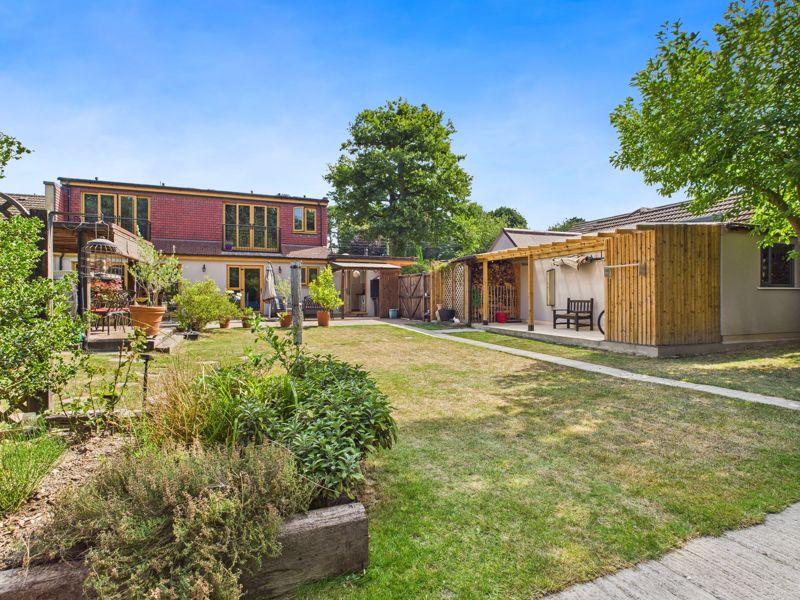 Garden rear aspect