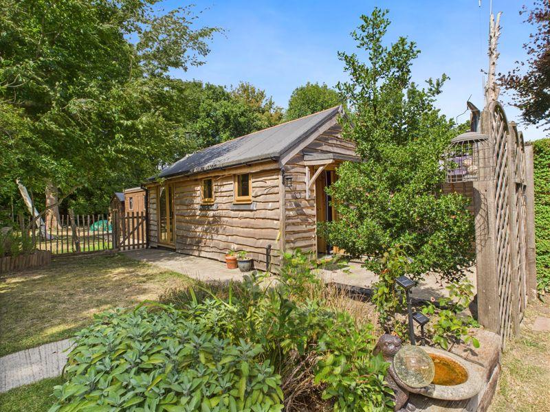 Rear garden to cabin