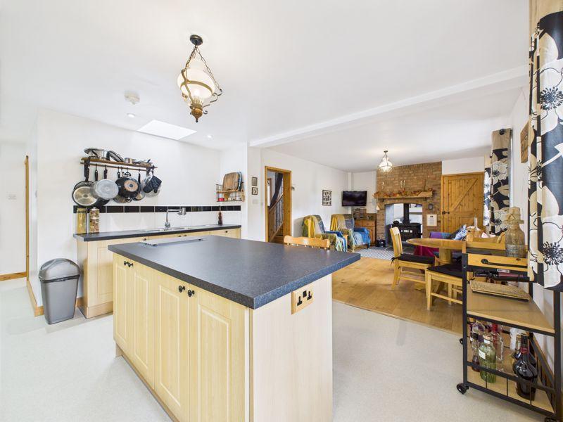 Kitchen / living...